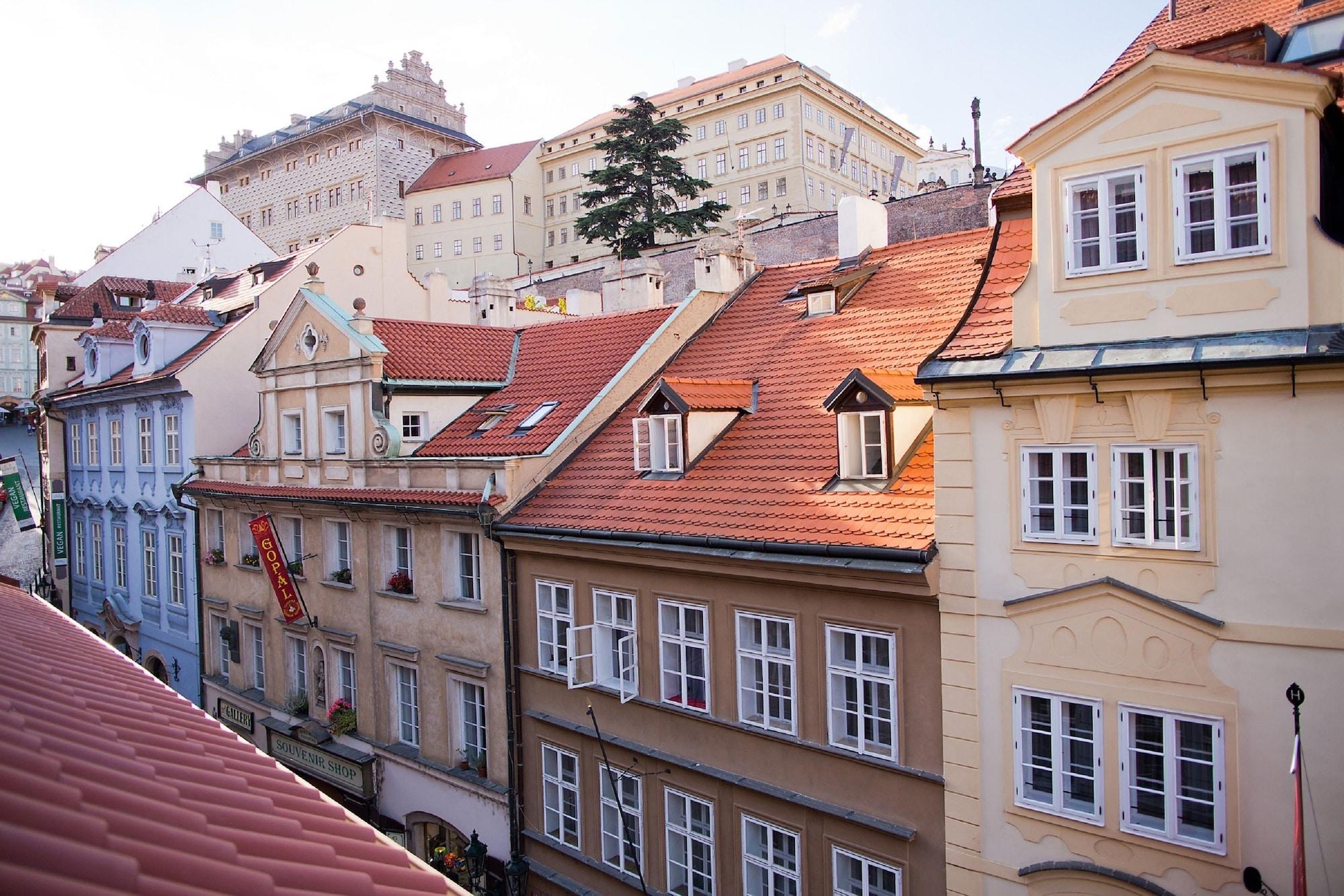 Hotel Golden Key Prague Castle Bagian luar foto