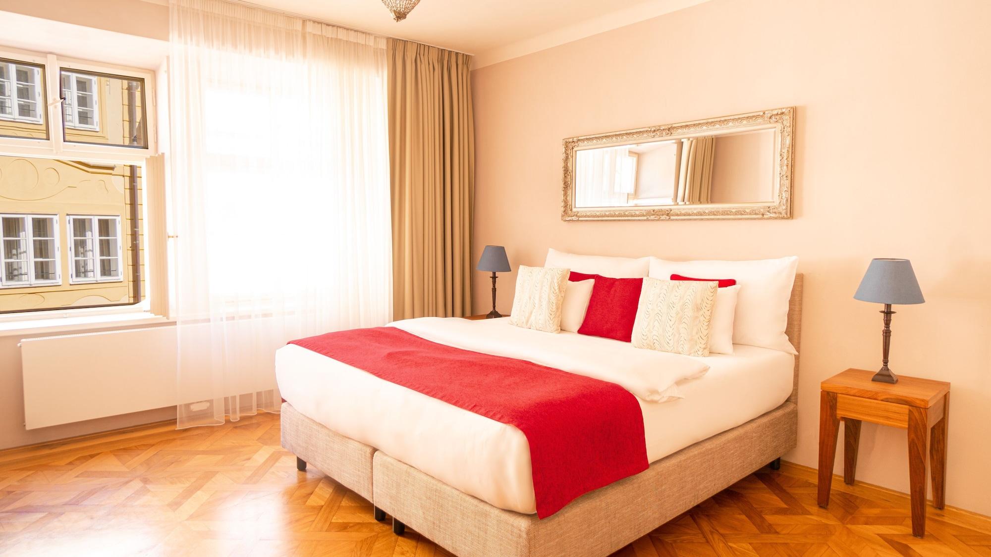 Hotel Golden Key Prague Castle Bagian luar foto