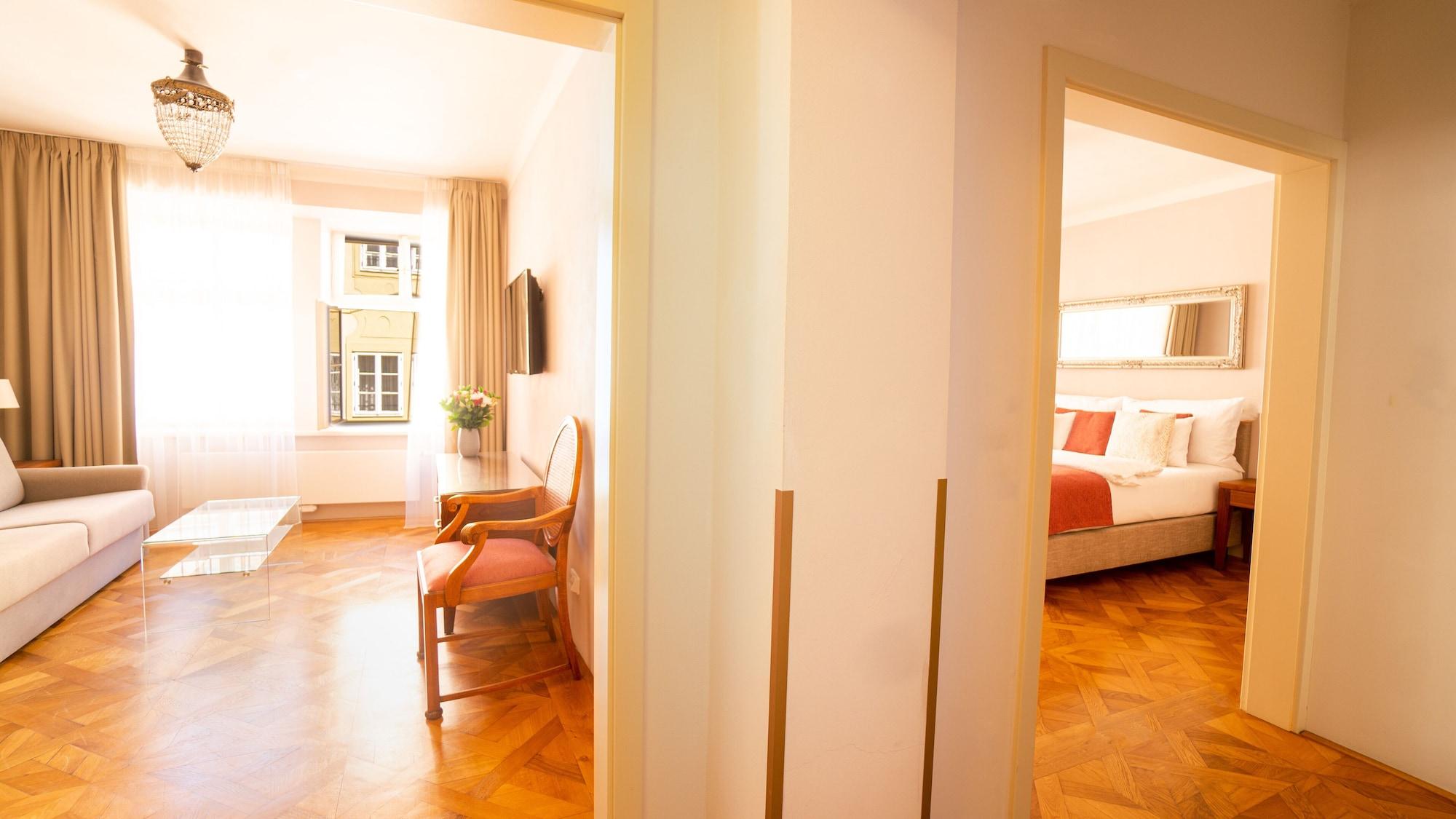 Hotel Golden Key Prague Castle Bagian luar foto