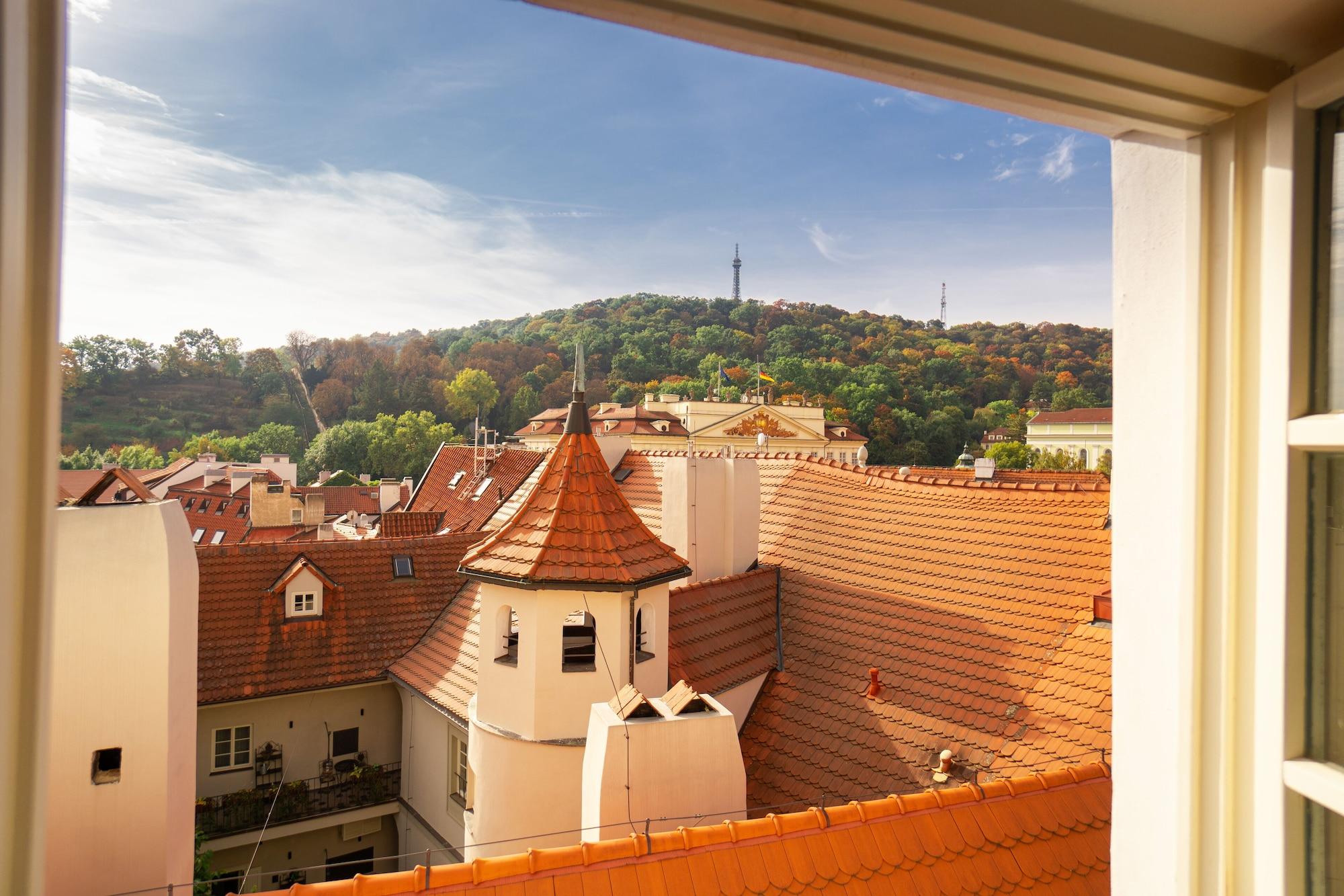 Hotel Golden Key Prague Castle Bagian luar foto