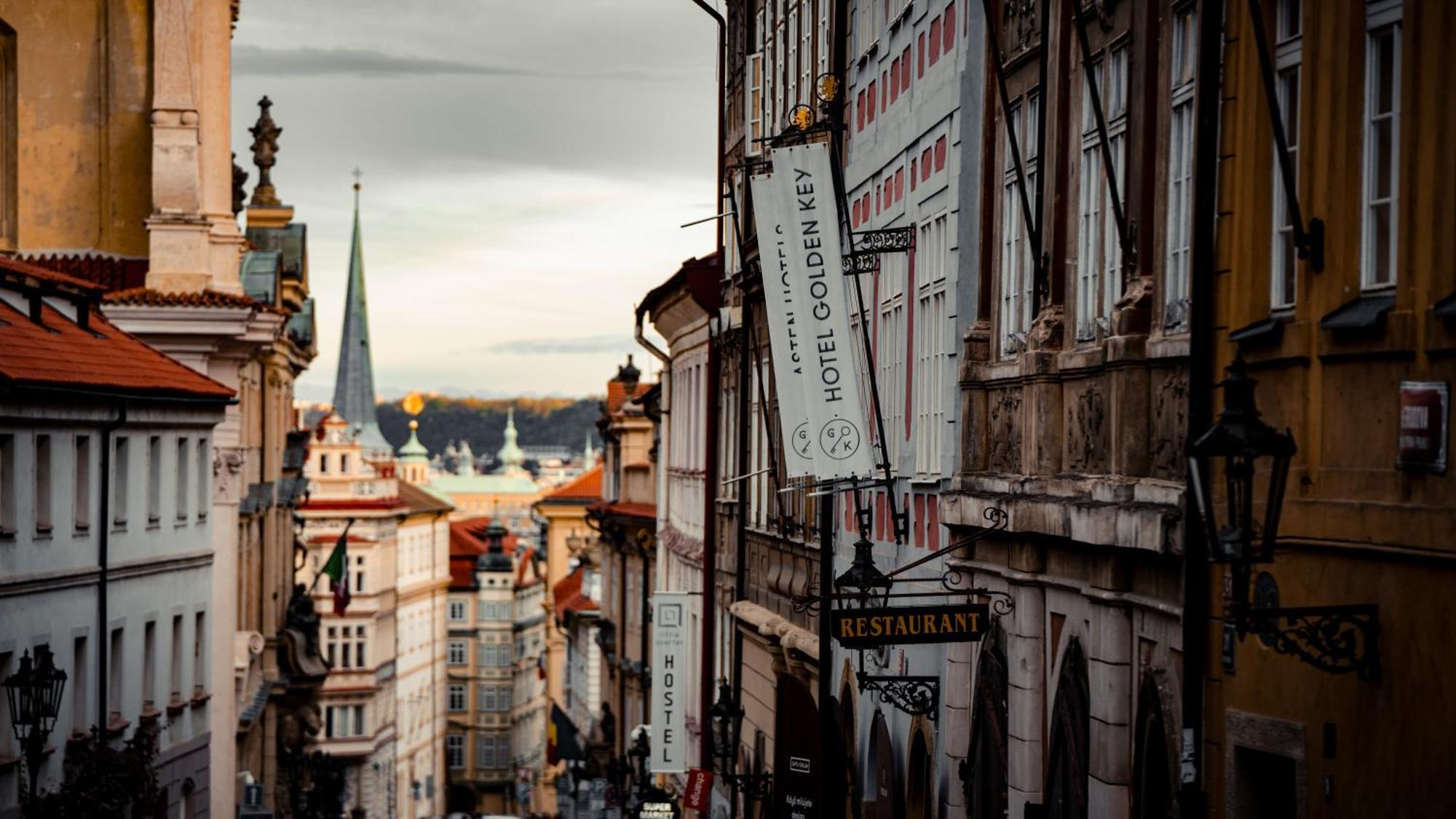 Hotel Golden Key Prague Castle Bagian luar foto