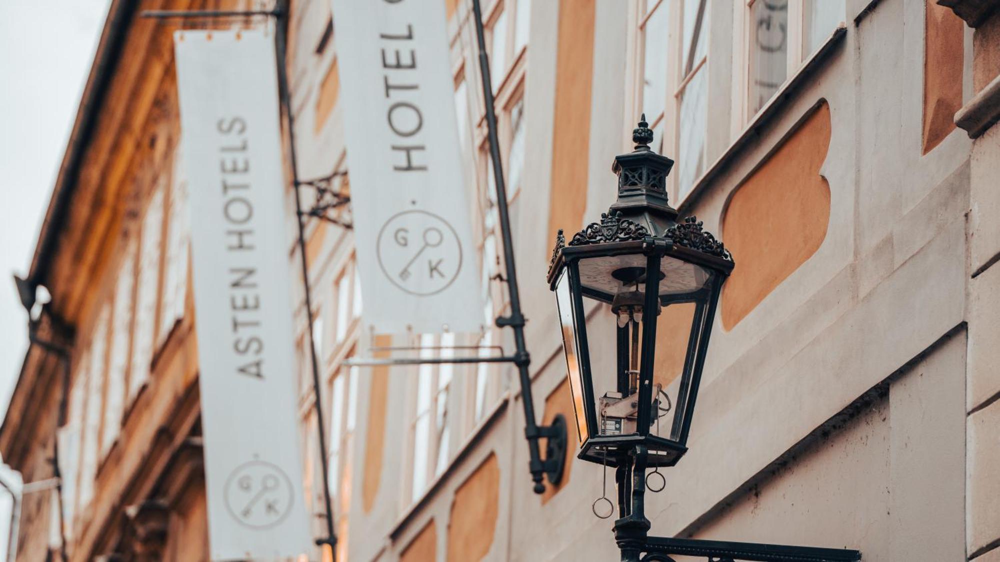 Hotel Golden Key Prague Castle Bagian luar foto