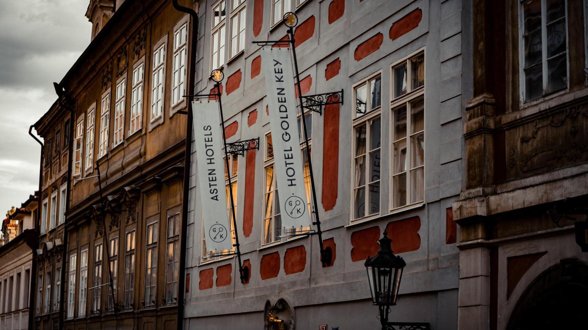 Hotel Golden Key Prague Castle Bagian luar foto