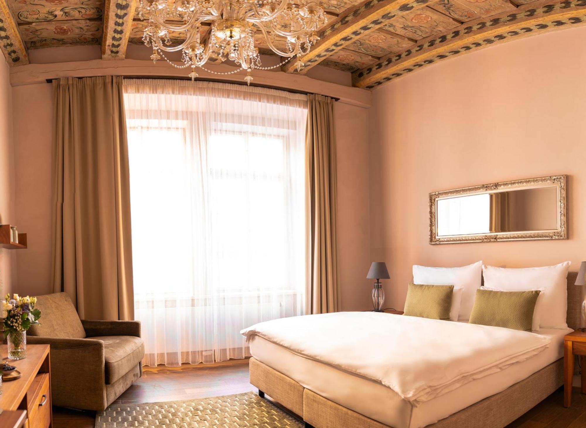 Hotel Golden Key Prague Castle Bagian luar foto